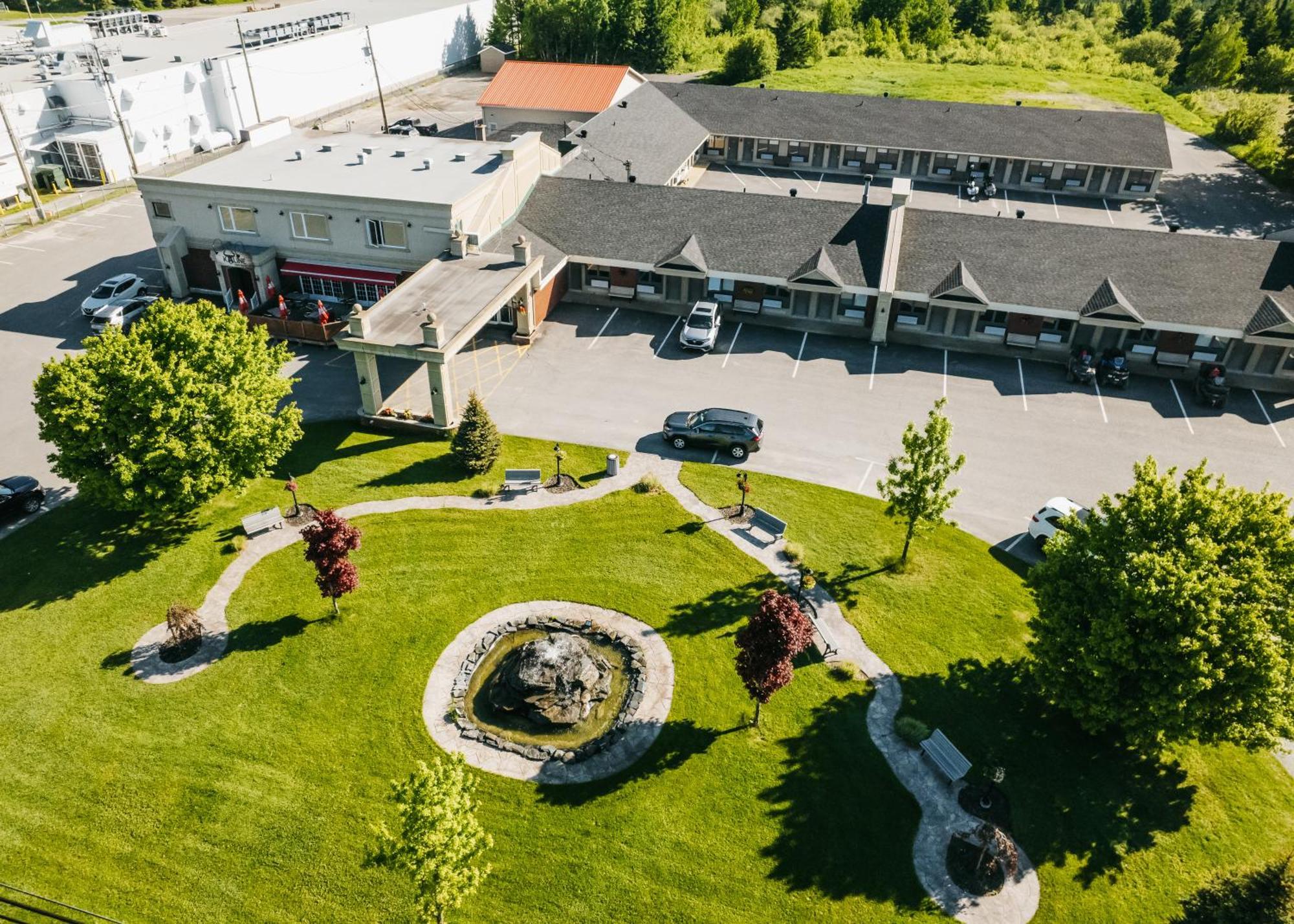 Hotel Motel Le Quiet Lac-Mégantic Exterior foto